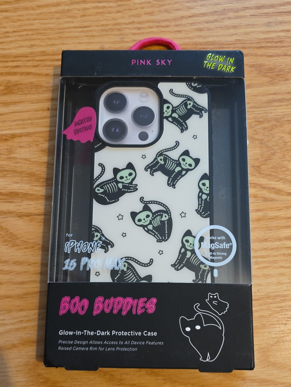 Boo Buddies Glow-in-the-Dark iPhone 15 Pro Max Case - Black & Glow Green